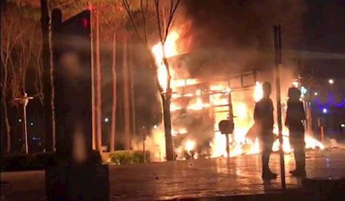 بانک‌ها در آتش