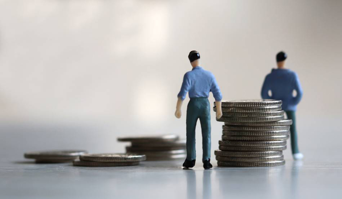 درآمدها و مزد کمال خسروی